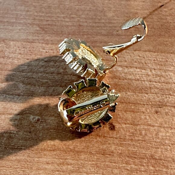 Vintage Christian Dior Pearl Crystal Rhinestones Gold Tone Clip On Earrings - Picture 4 of 6